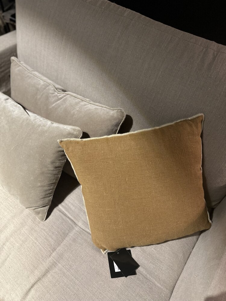 Brooklyn Love seat Haomy