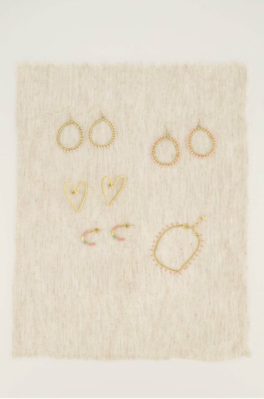 Zusss oorsteker in open hart vorm goud