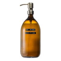 Sanitiser bruin glas messing pomp 1L 'be wise sanitize'