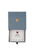 Zusss armband hartje in schuifdoosje leukerd grijsblauw