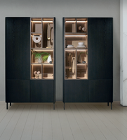 Vermeer Glaskast eiken Milano 3deurs dicht 1deur glas, rechts (model winkel)