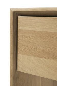 Ethnicraft Nordic console oak detail