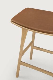 Ethnicraft Osso Counter Stool Varnished Oak Cognac Leather