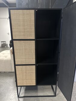 Sale! Zwart metaal kastje met webbing deuren