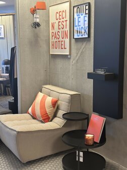 Showmodel Ethnicraft N701 Sofa ecru 1 Zits