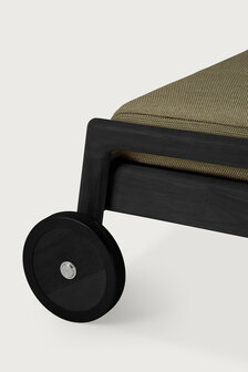 Ethnicraft Jack Outdoor Verstelbaar Ligbed Zwart Met Groene Kussens