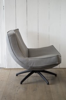 uwa draaifauteuil leder prisma zijkant
