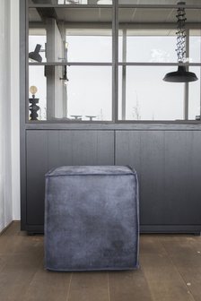 Fred de la Bretoniere hocker darkblue