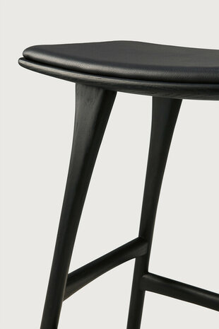 Ethnicraft Osso Counter Stool Varnished Oak Black Black Leather