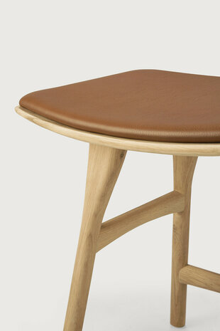 Ethnicraft Osso Stool Varnished Oak Cognac Leather