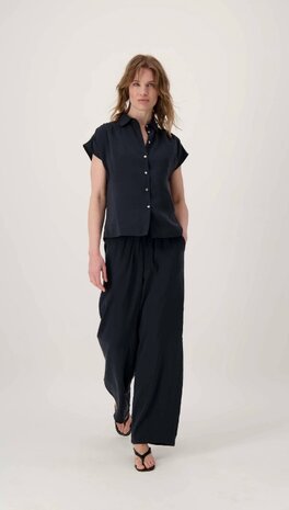 Zusss modal blouse mouwloos zwart