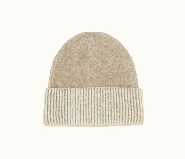 Zusss gebreide muts met tipping taupe