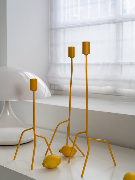 K'willeminhuis De Dunne Kandelaar Small Geel