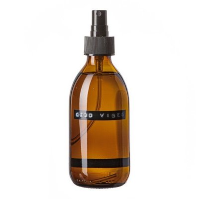 Wellmark Roomspray cedarwood bruin glas zwart pvc 250ml 'good vibes'