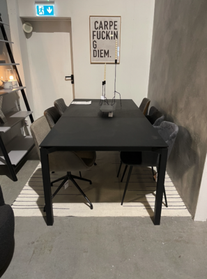 Sale! Mobitec Float eiken zwarte eettafel